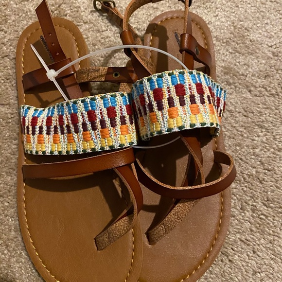 Sandals - Picture 3 of 3